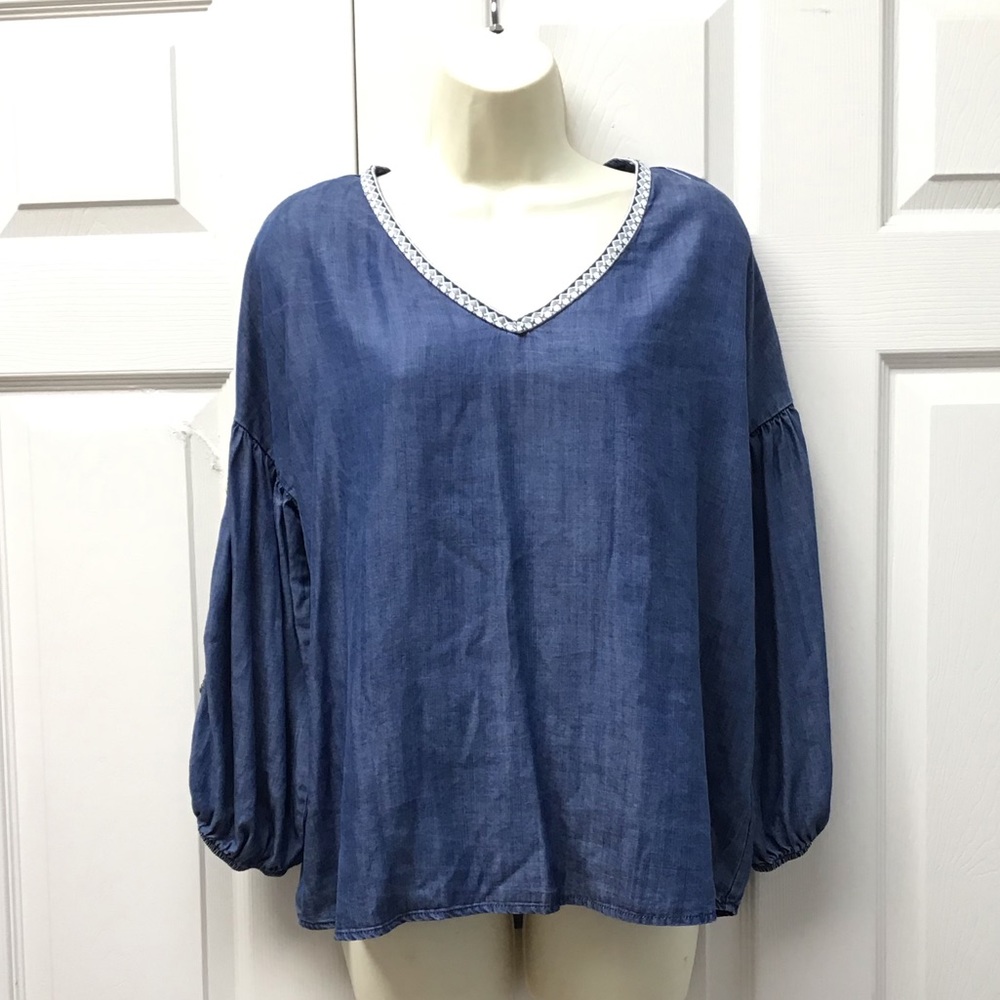Bobeau denim embroidered top size S